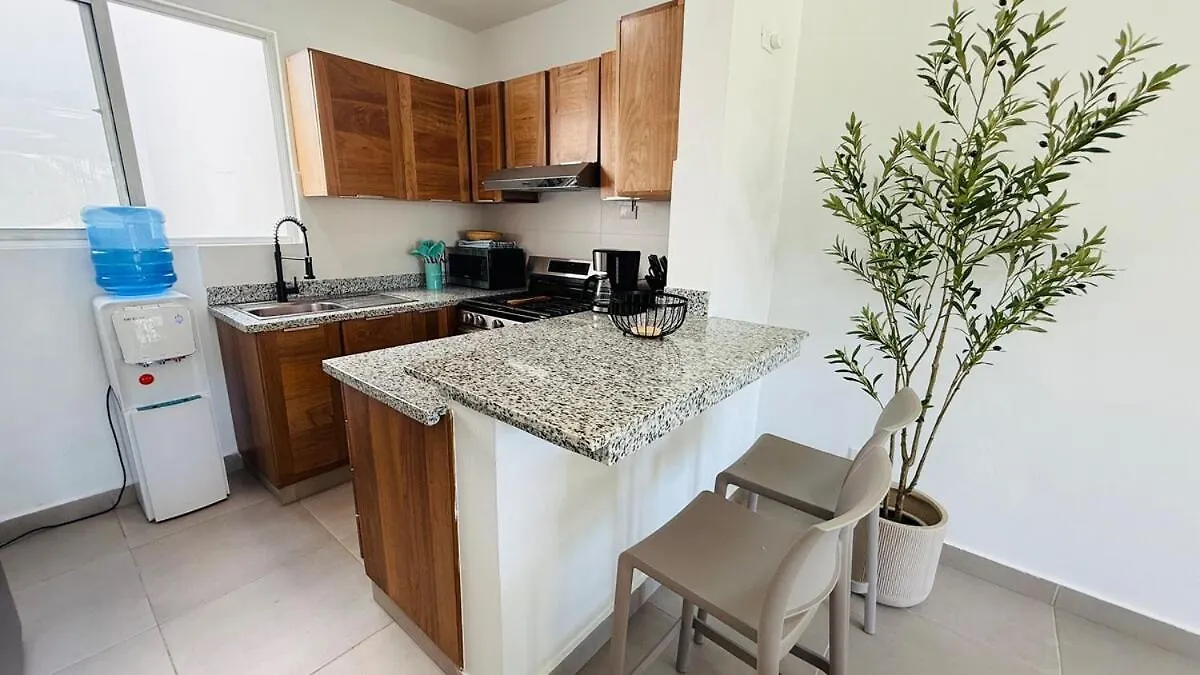 2 Bedroom Condo 150M From Beach Лас Терренас Апартаменты