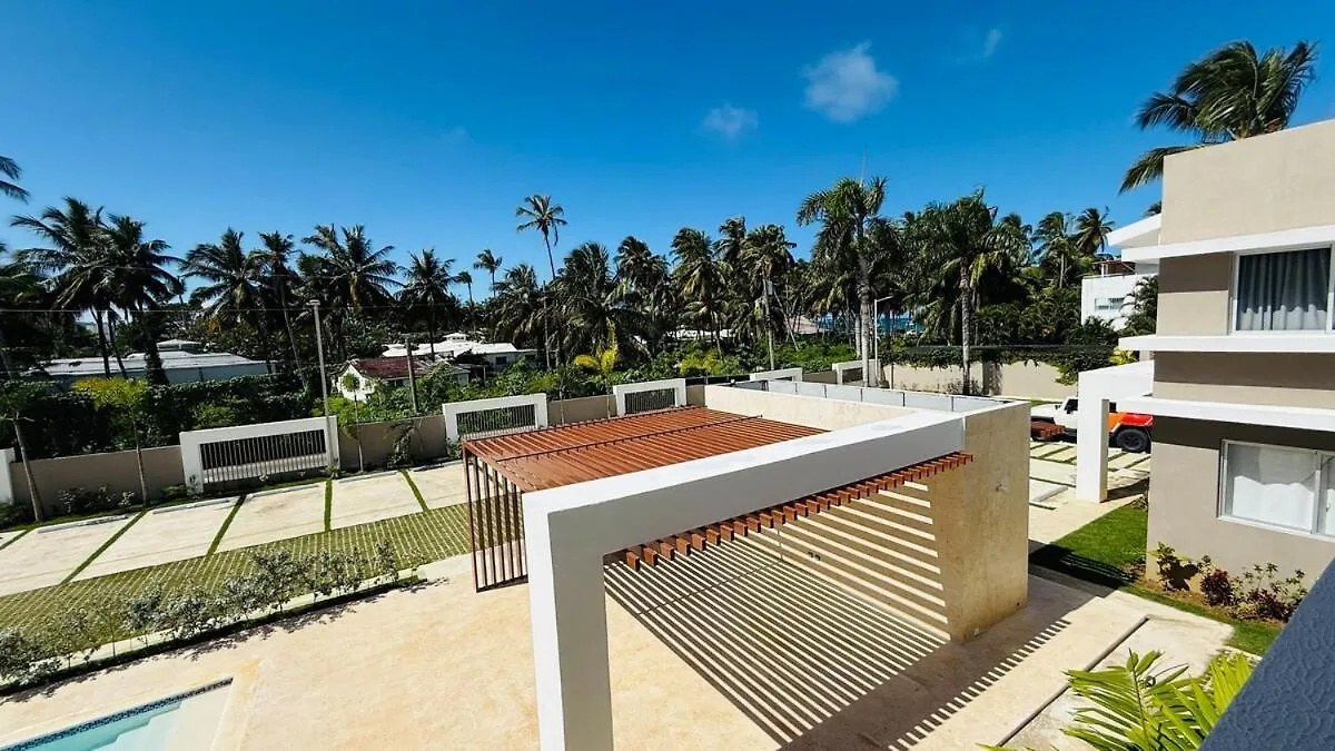 2 Bedroom Condo 150M From Beach Лас Терренас